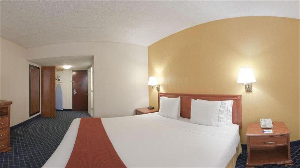 Holiday Inn Express & Suites Nashville-I-40 & I-24 Ngoại thất bức ảnh