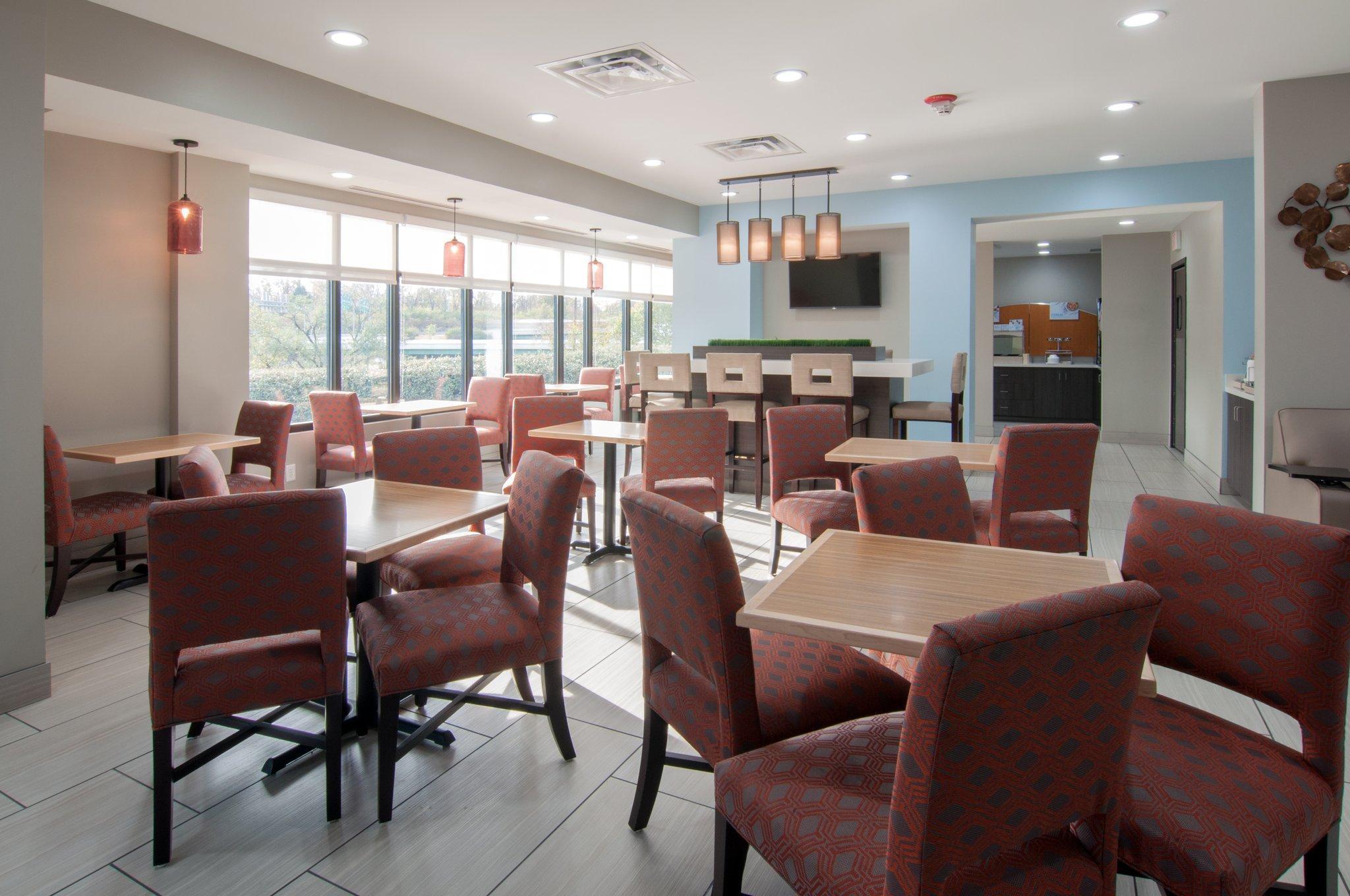 Holiday Inn Express & Suites Nashville-I-40 & I-24 Ngoại thất bức ảnh