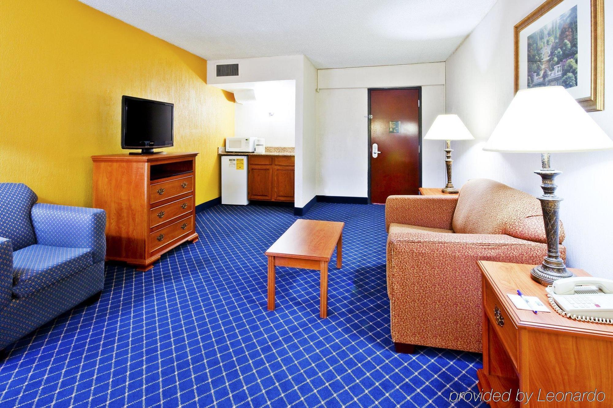 Holiday Inn Express & Suites Nashville-I-40 & I-24 Phòng bức ảnh